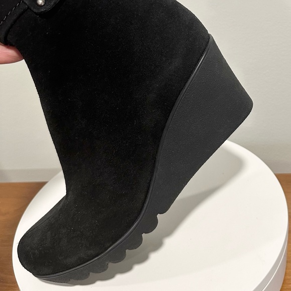 🌹LA CANADIENNE🌹 Begonia Black Suede Bootie Size: 11 - Picture 9 of 12